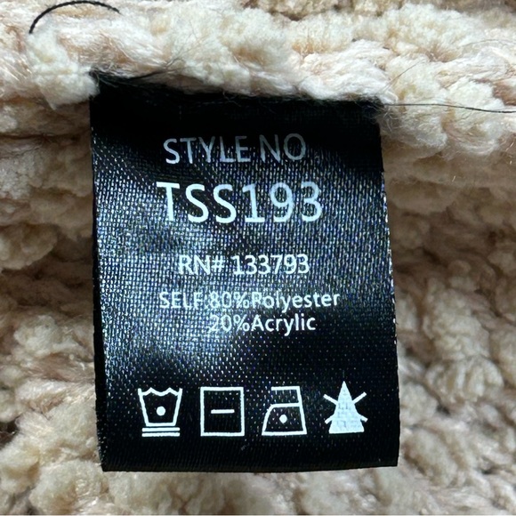 POL Popcorn Sweater M Colorblock Bell Sleeves
Oversized Cozy Chunky - Picture 8 of 11